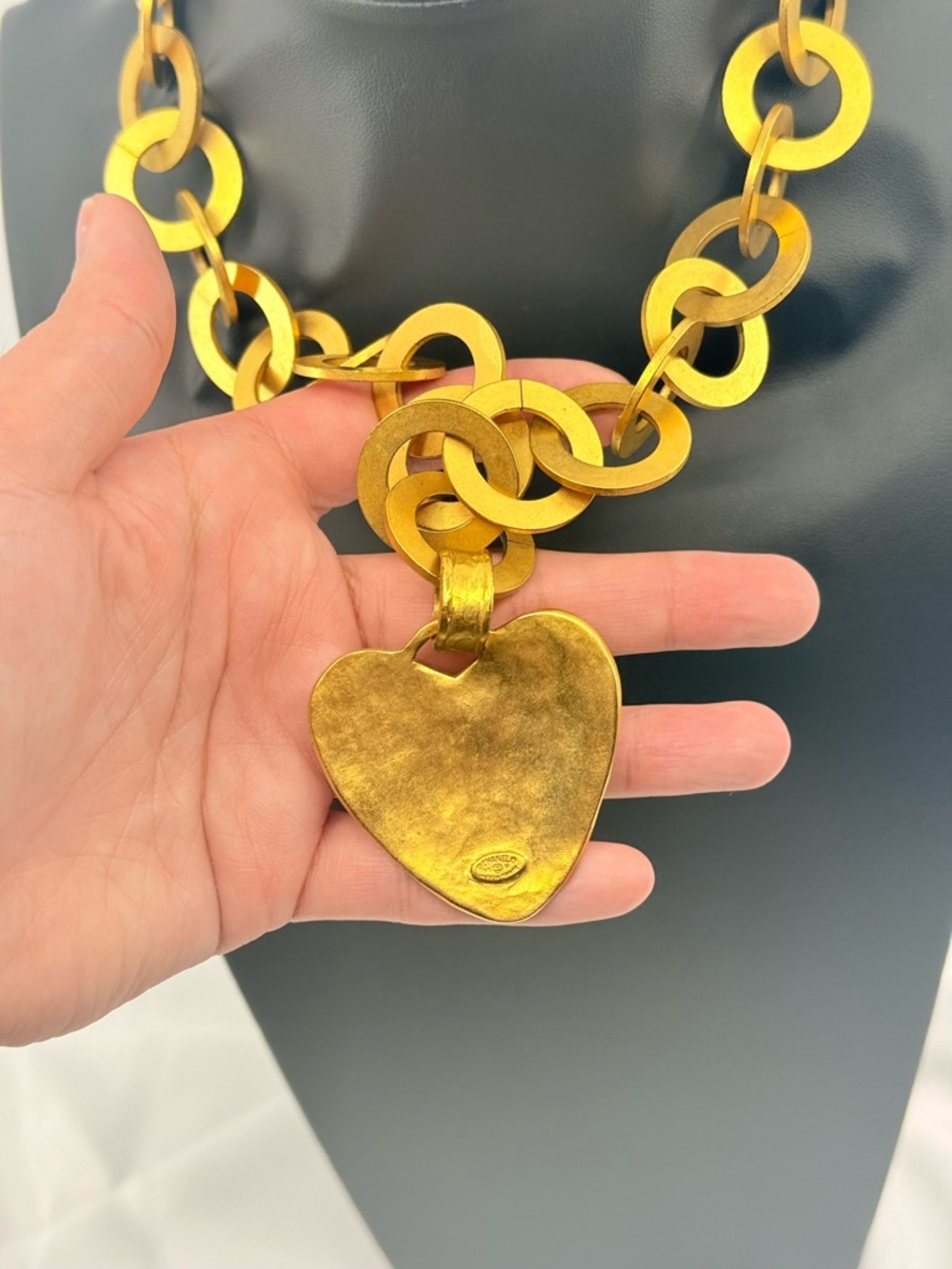 Chanel Vintage Gold CC Heart Chunky Chain Pendant Necklace - Picture 3 of 12